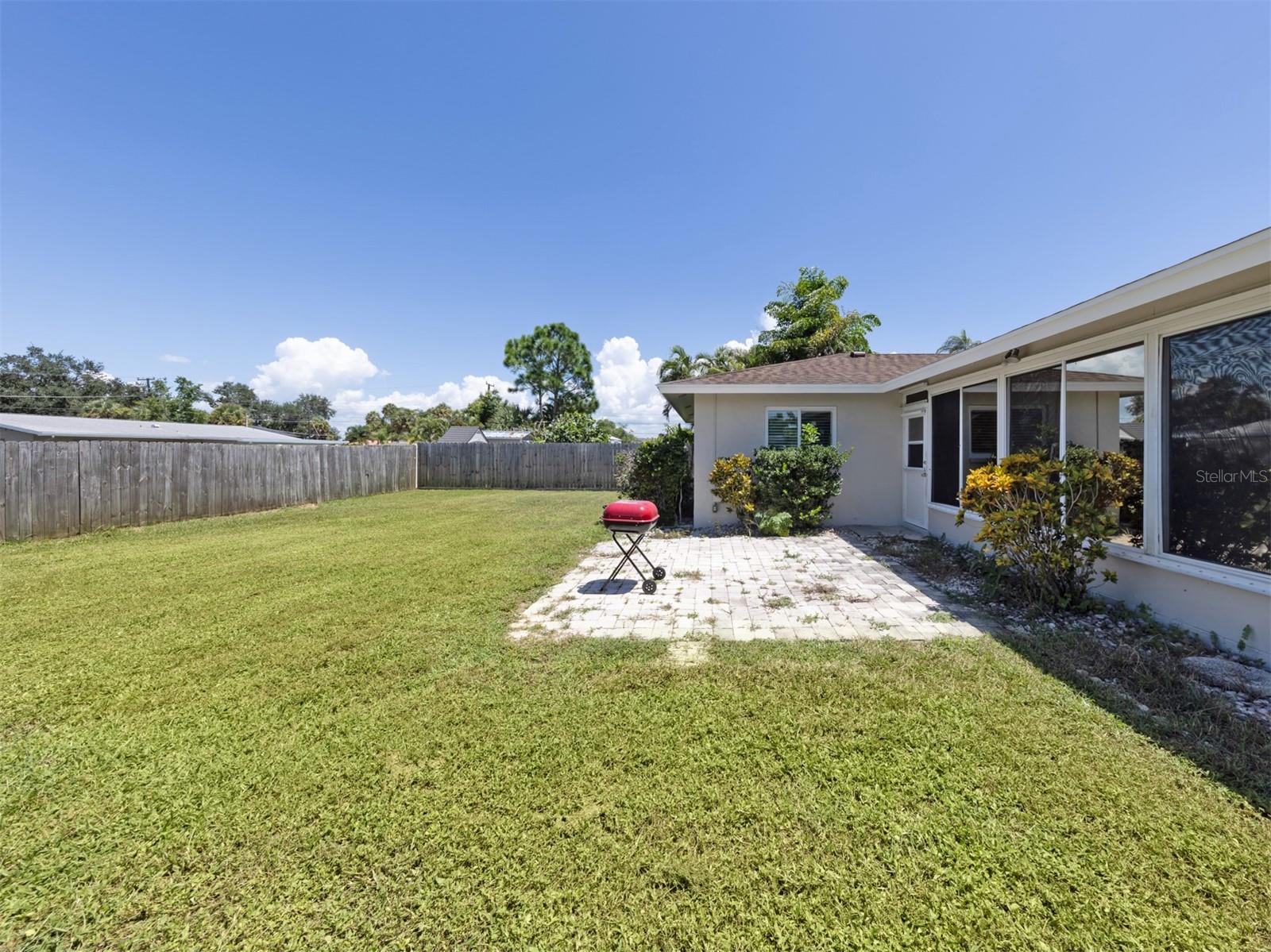 2161 Inner Cass Cir Property Photo 2
