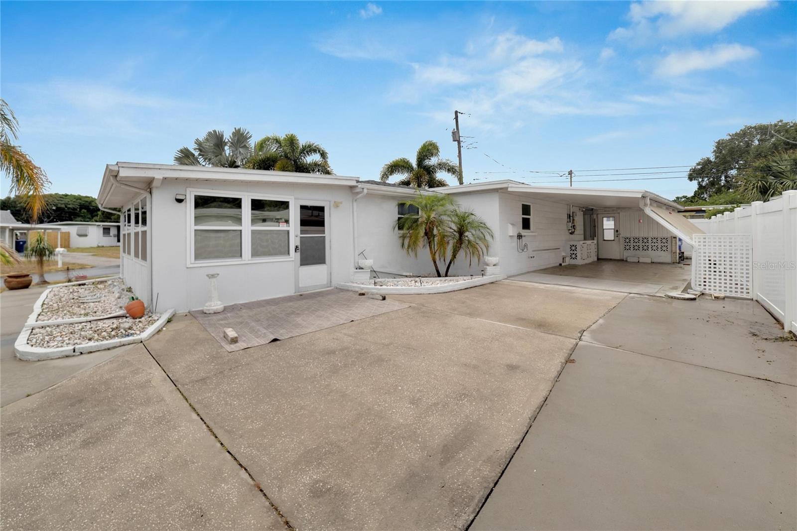 12093 104th Ln Property Photo 4