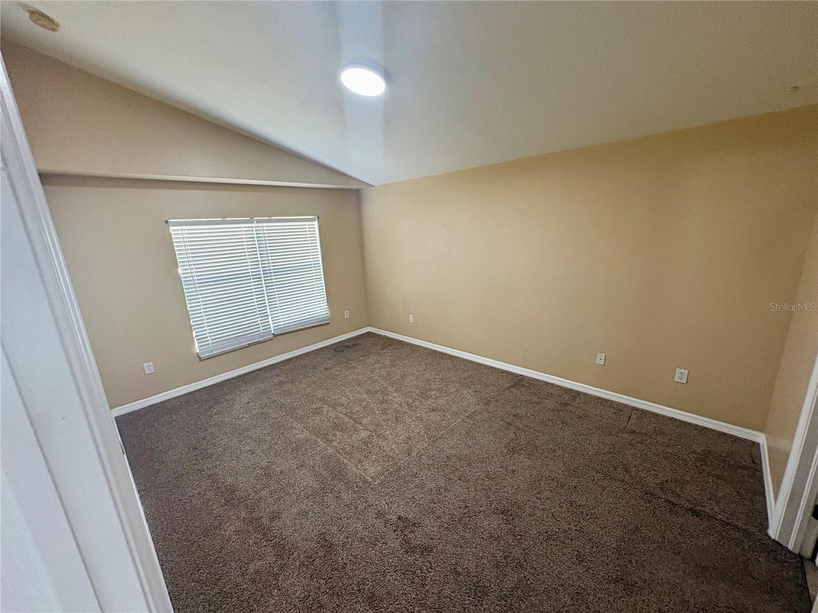 24905 Siena Dr Property Photo 4