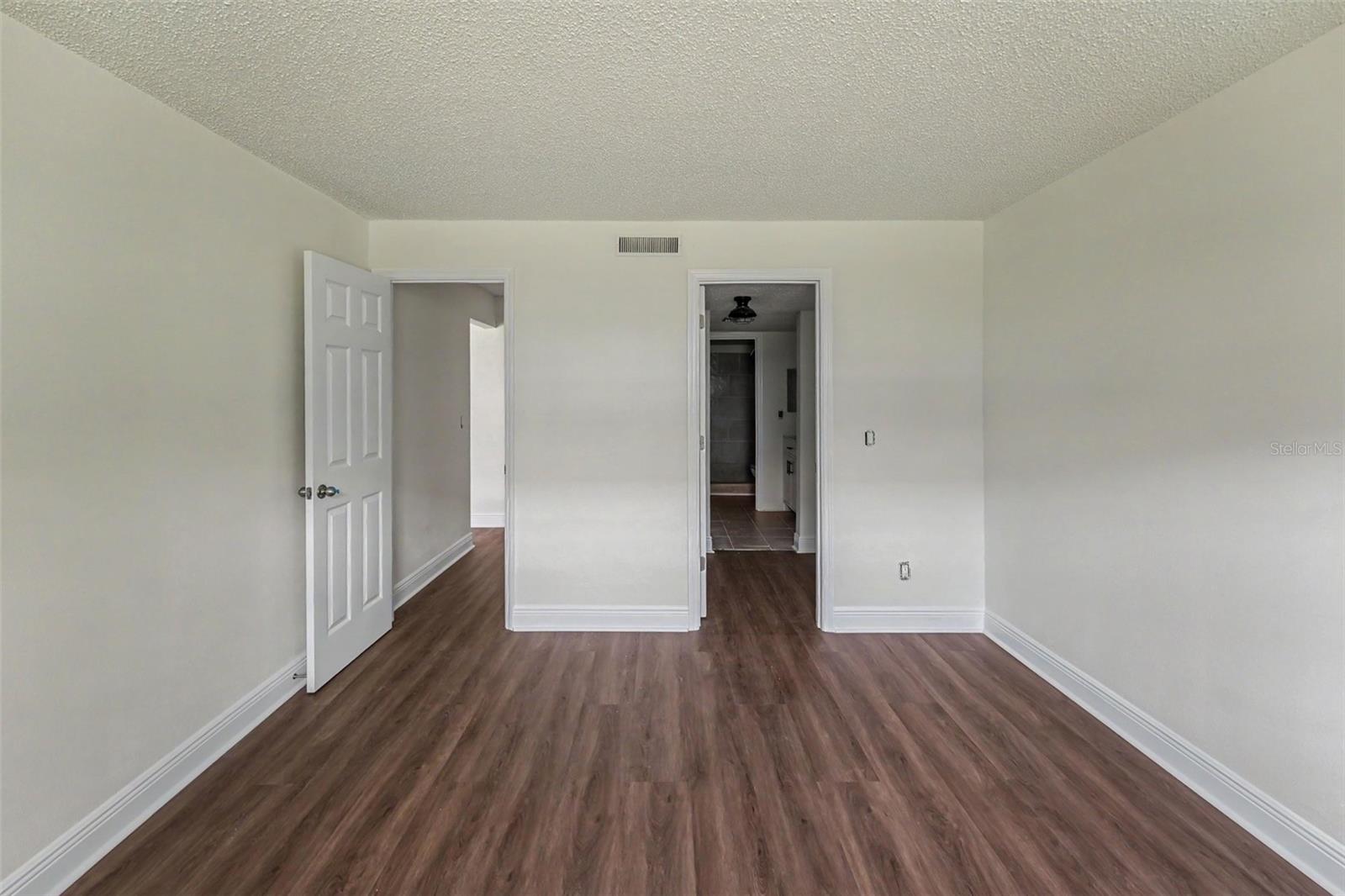 200 Countryclub Dr #1205 Property Photo 7