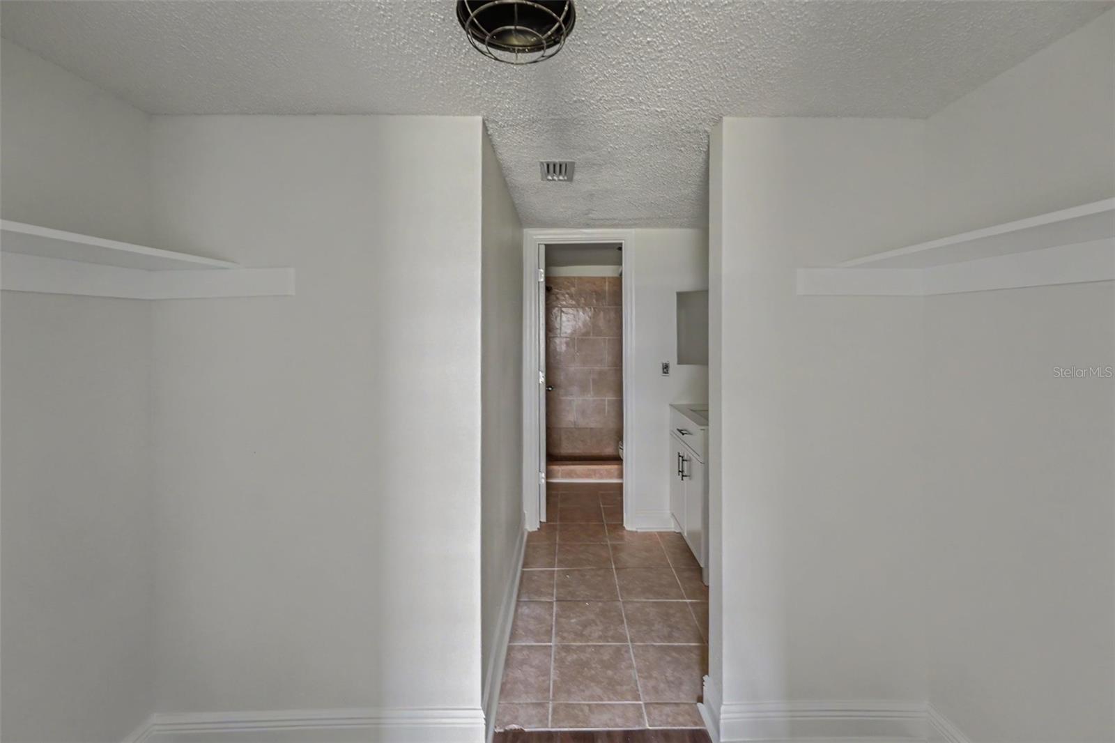 200 Countryclub Dr #1205 Property Photo 12