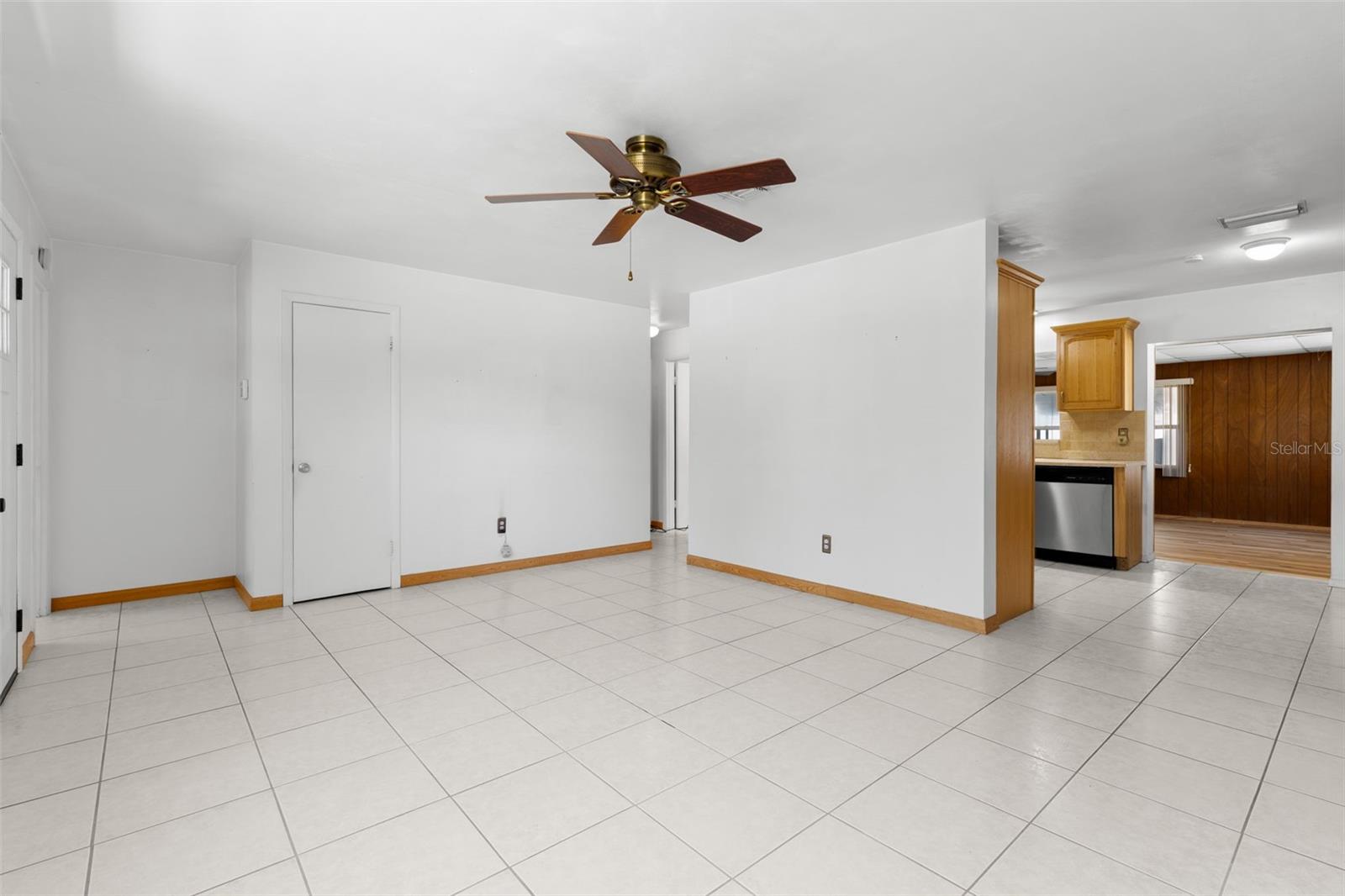 106 S Fernwood Ave Property Photo 5