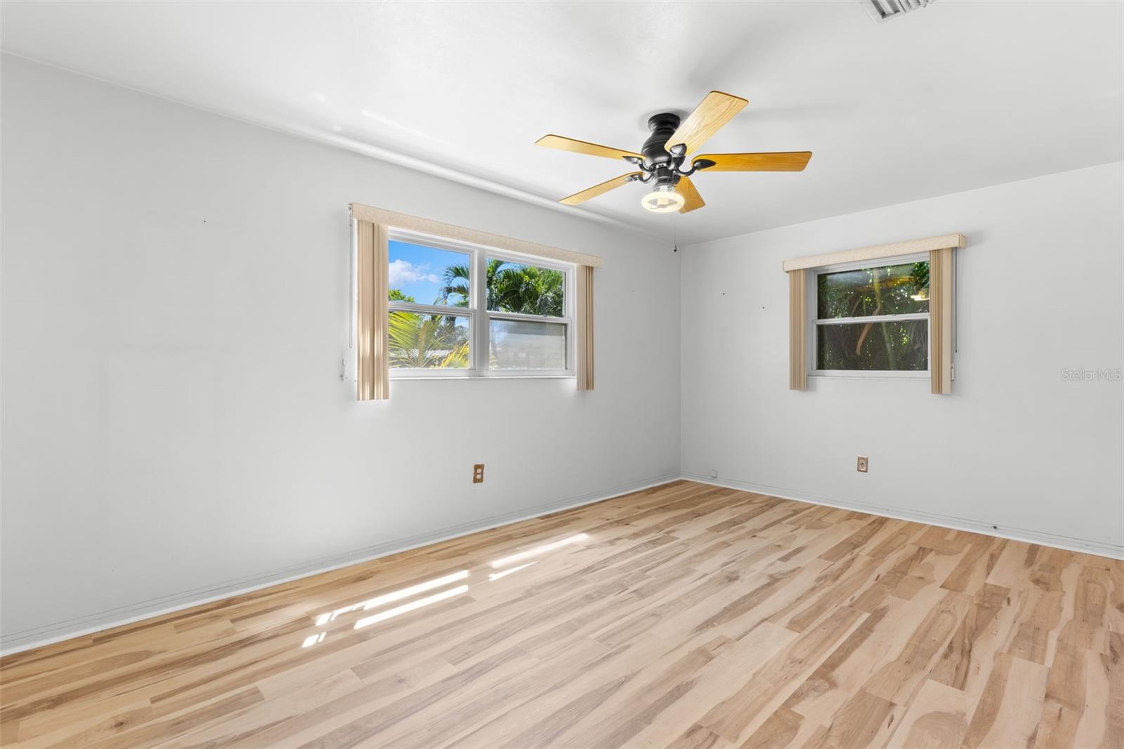 106 S Fernwood Ave Property Photo 11