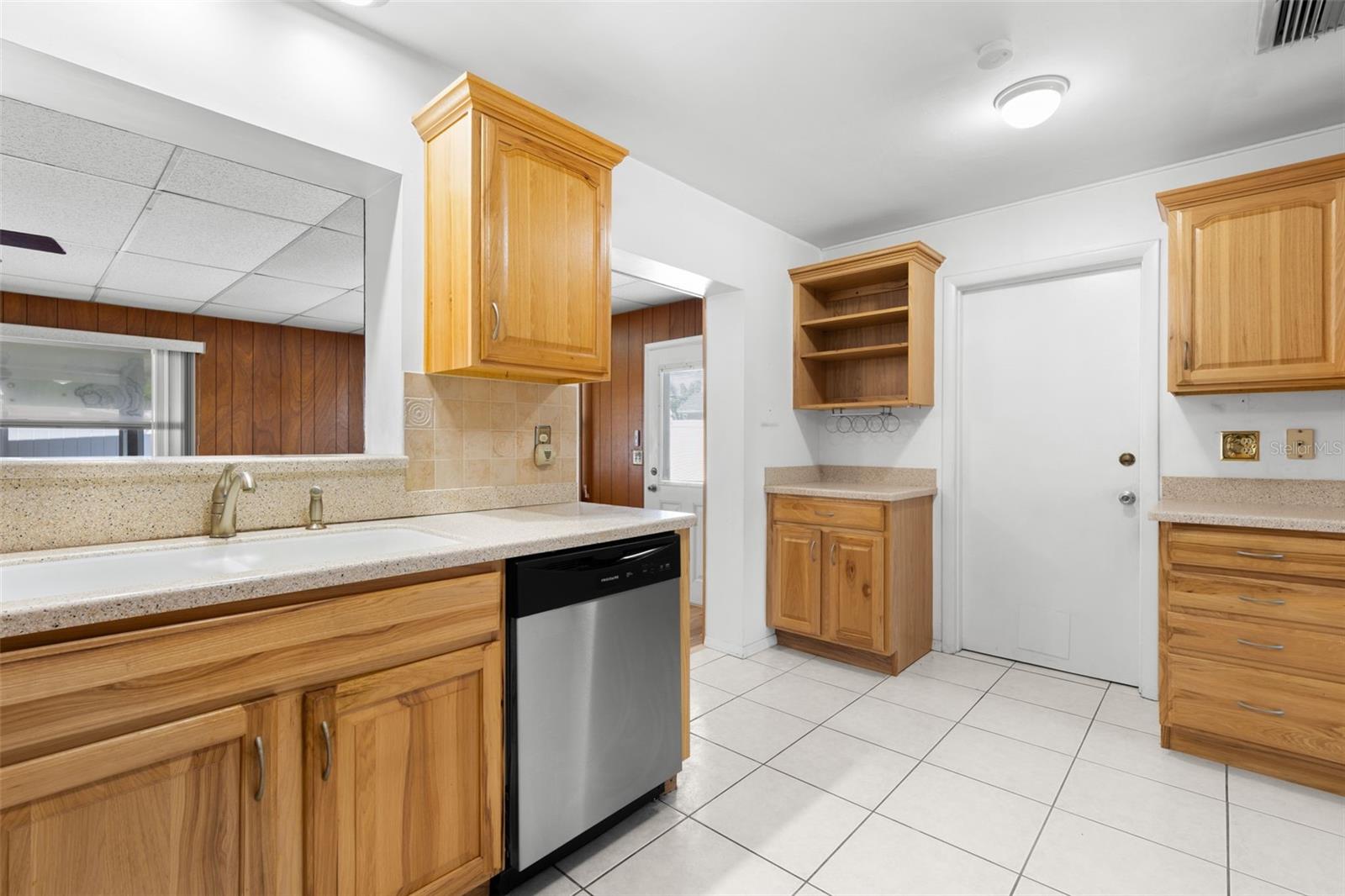 106 S Fernwood Ave Property Photo 18