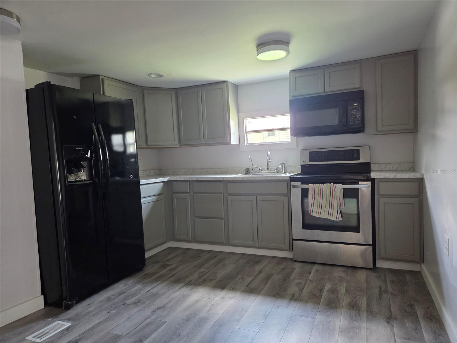 6240 Connecticut St Property Photo 2