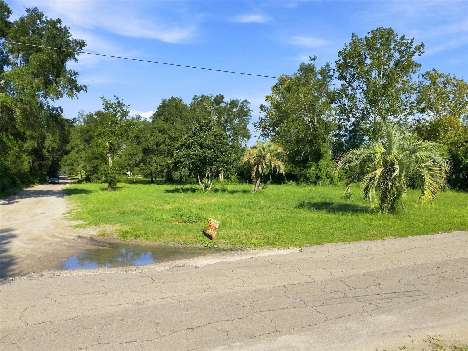 18019 Good Hope Ln Property Photo 3
