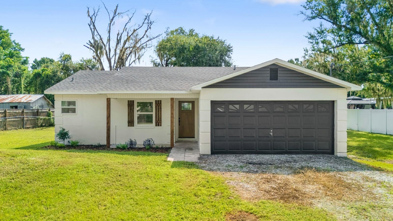 414 S Wiggins Rd Property Photo 1