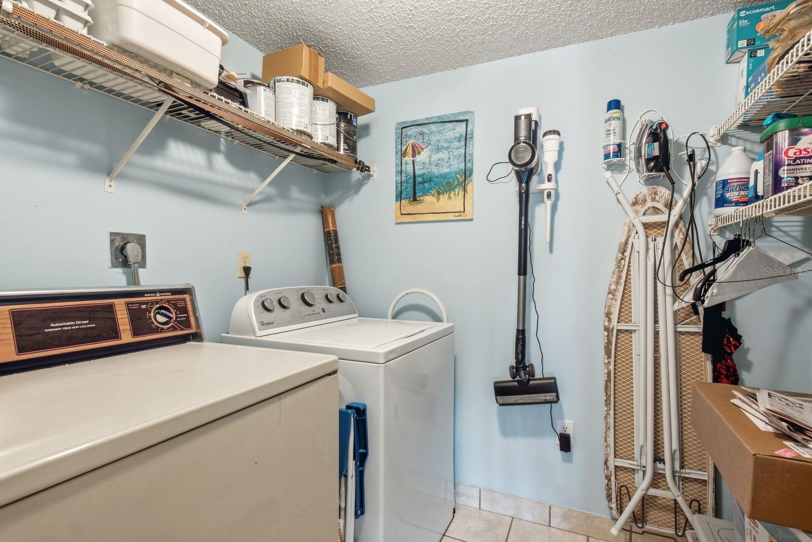 1345 Pine Ridge Cir E #a2 Property Photo 20