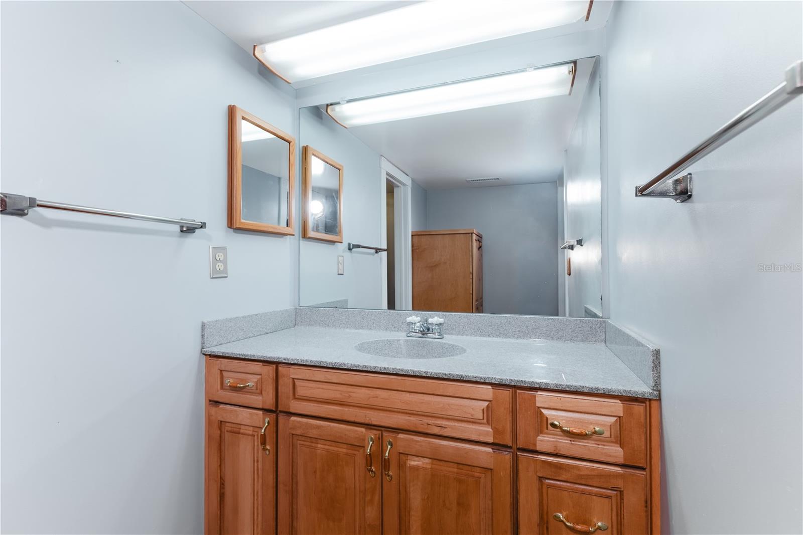 400 64th Ave #305 Property Photo 17