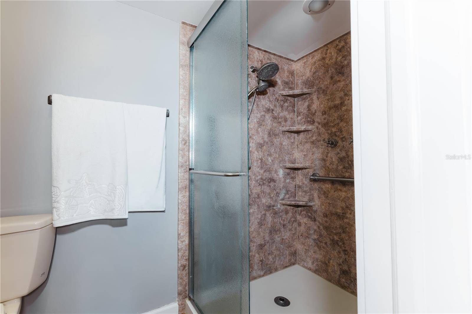 400 64th Ave #305 Property Photo 19