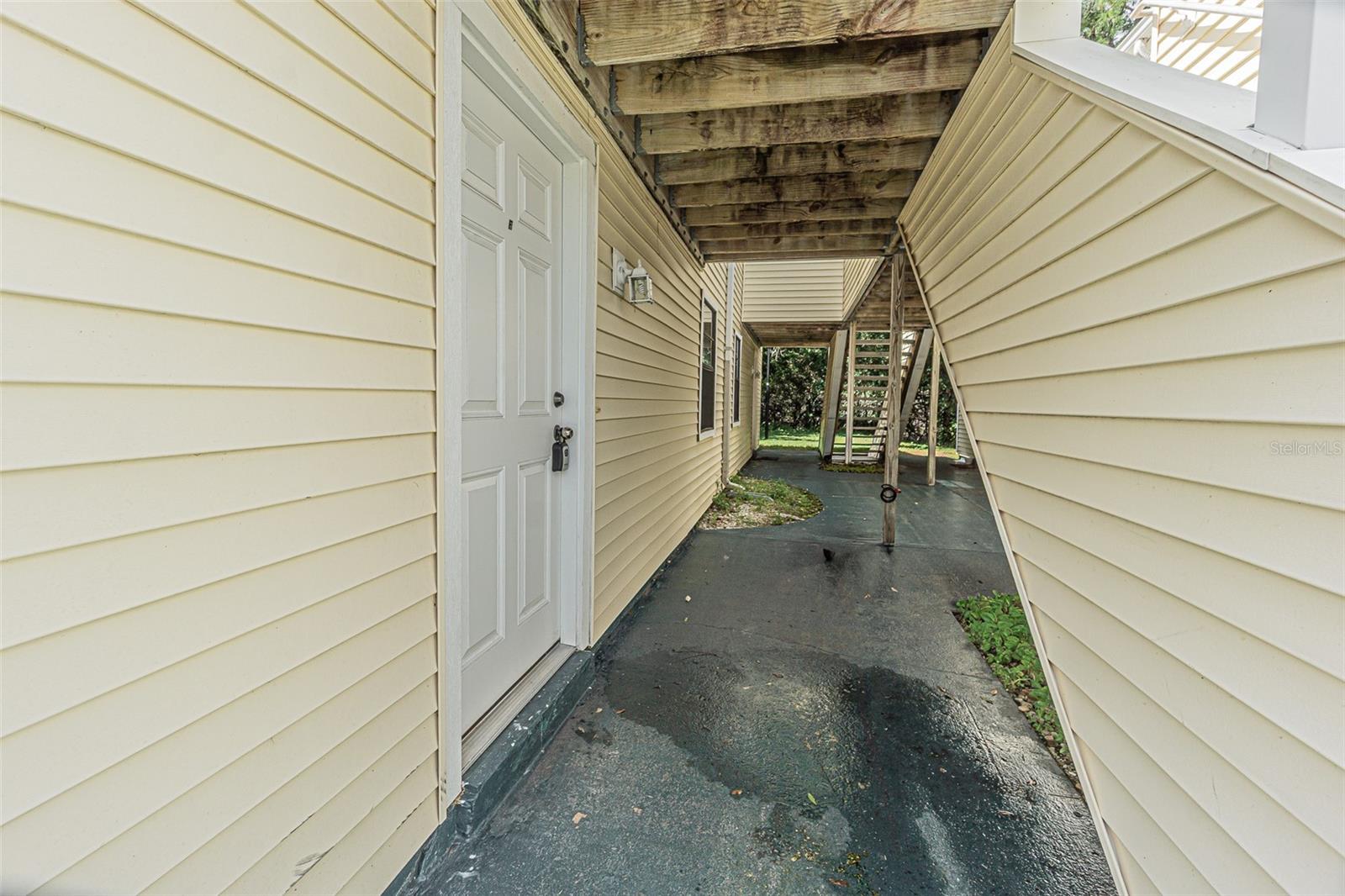 133 Sabal Ct #f Property Photo 6