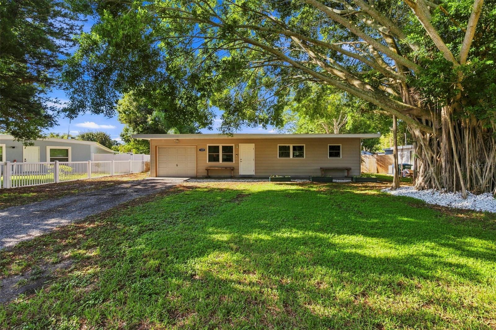 1609 Scott St Property Photo 1