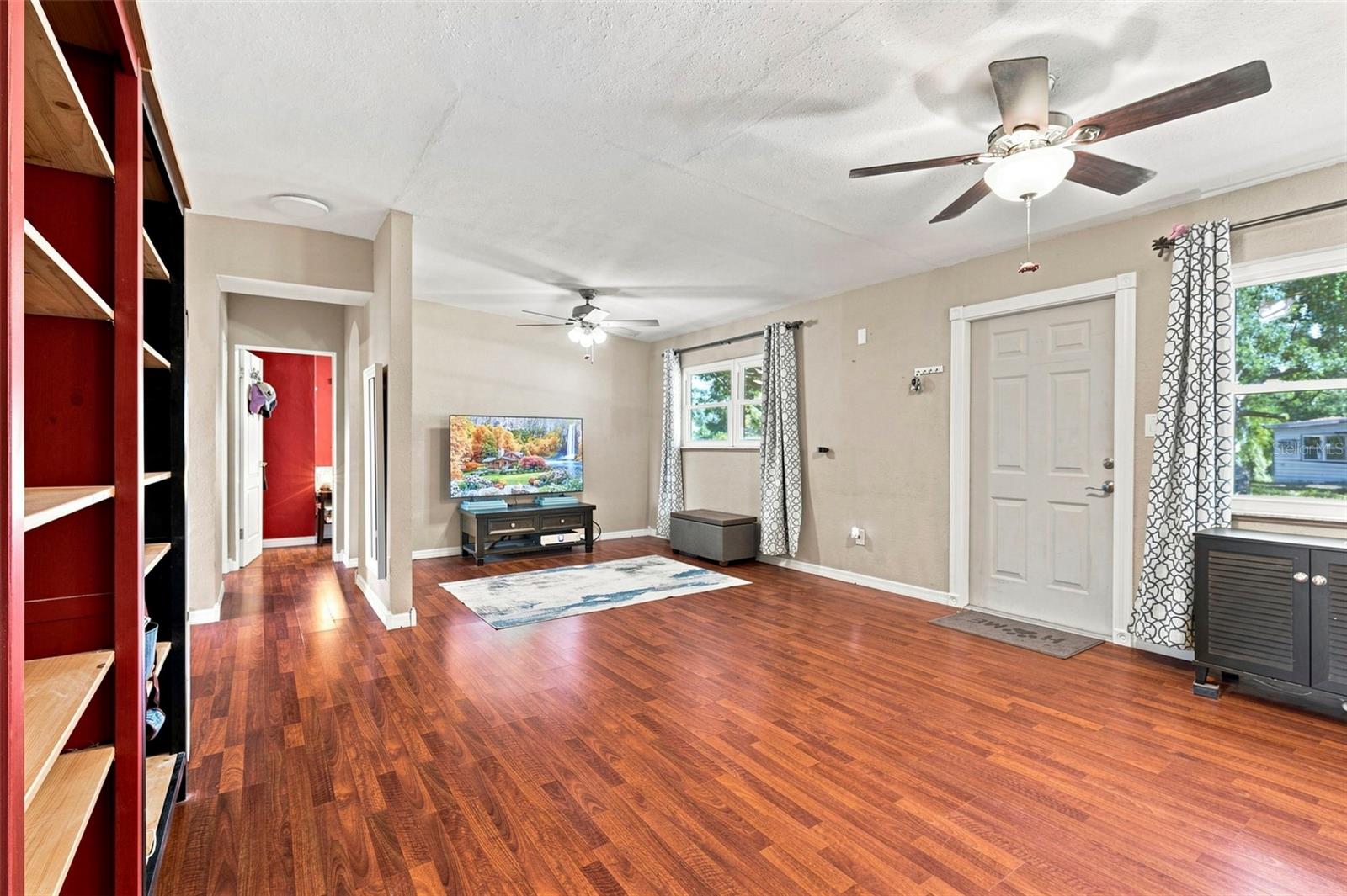 1609 Scott St Property Photo 4
