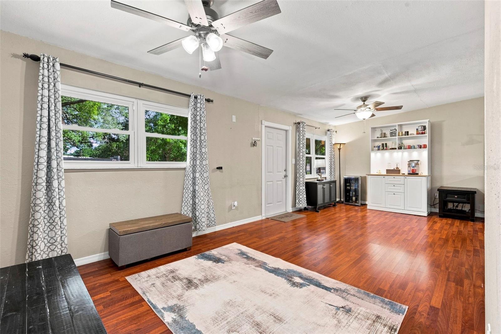 1609 Scott St Property Photo 5