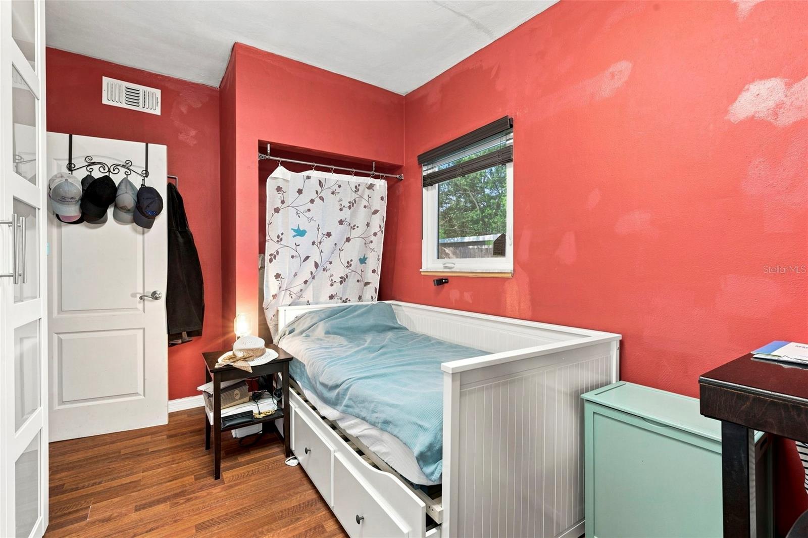 1609 Scott St Property Photo 12