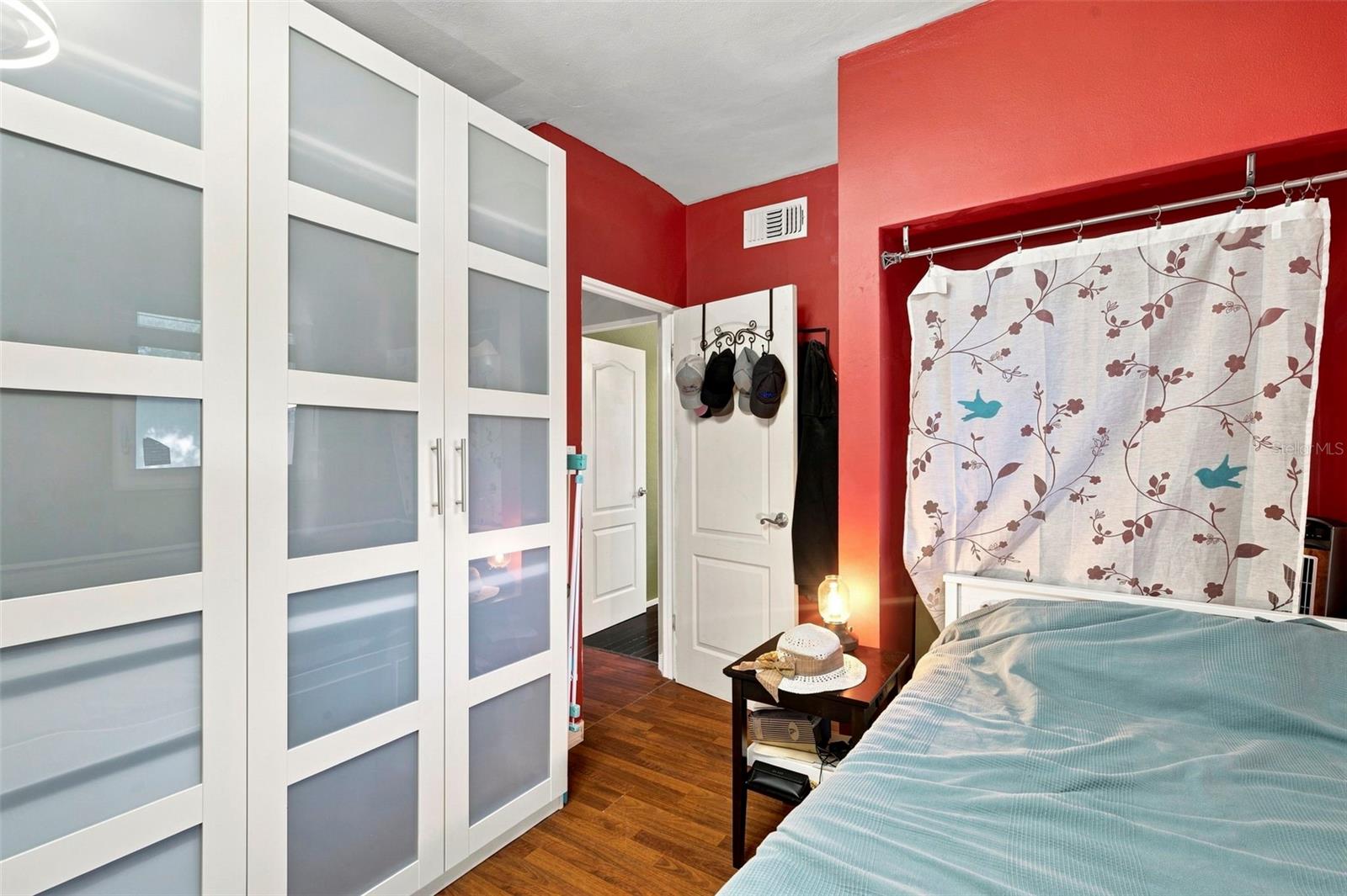 1609 Scott St Property Photo 13