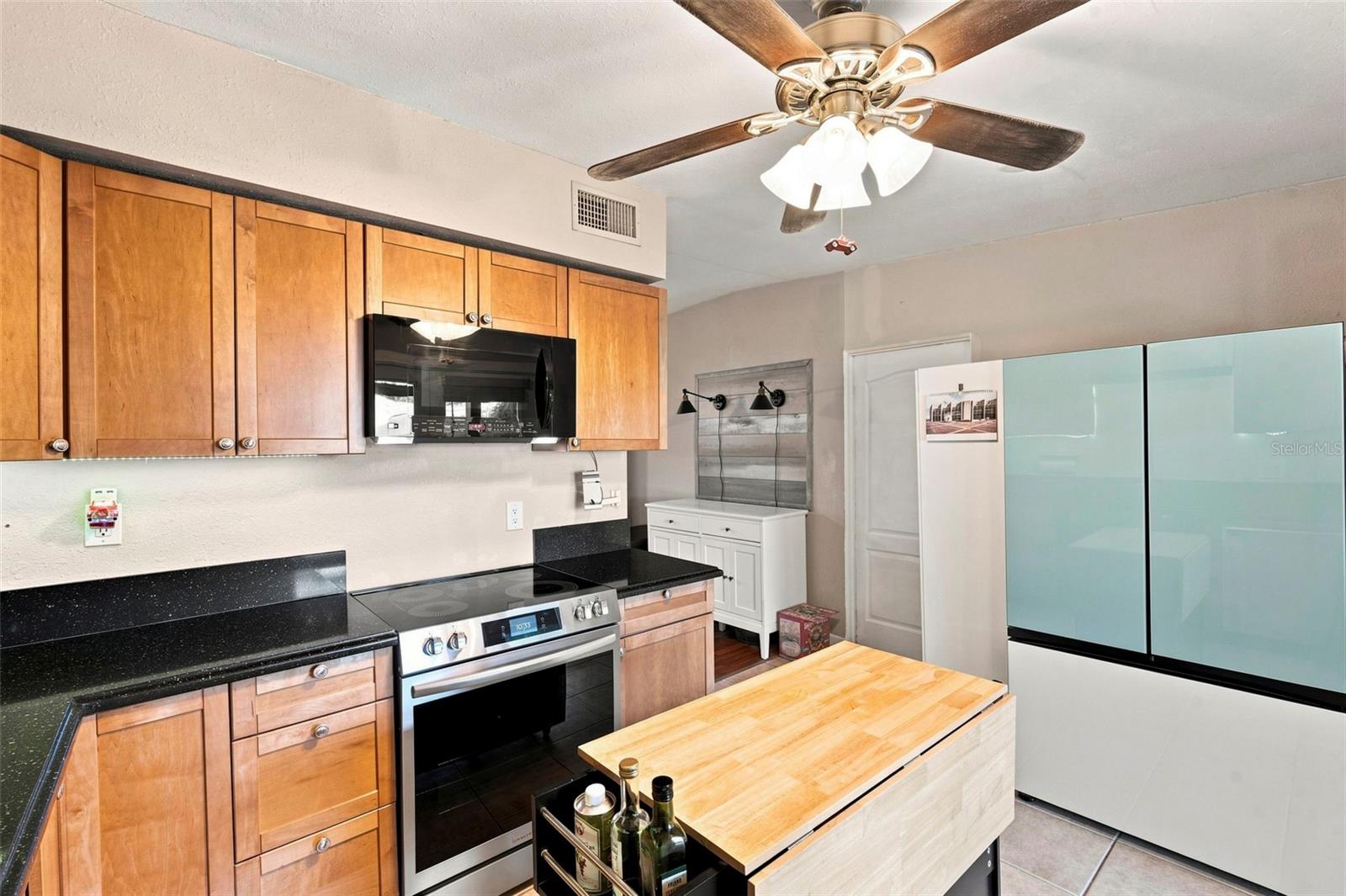 1609 Scott St Property Photo 18