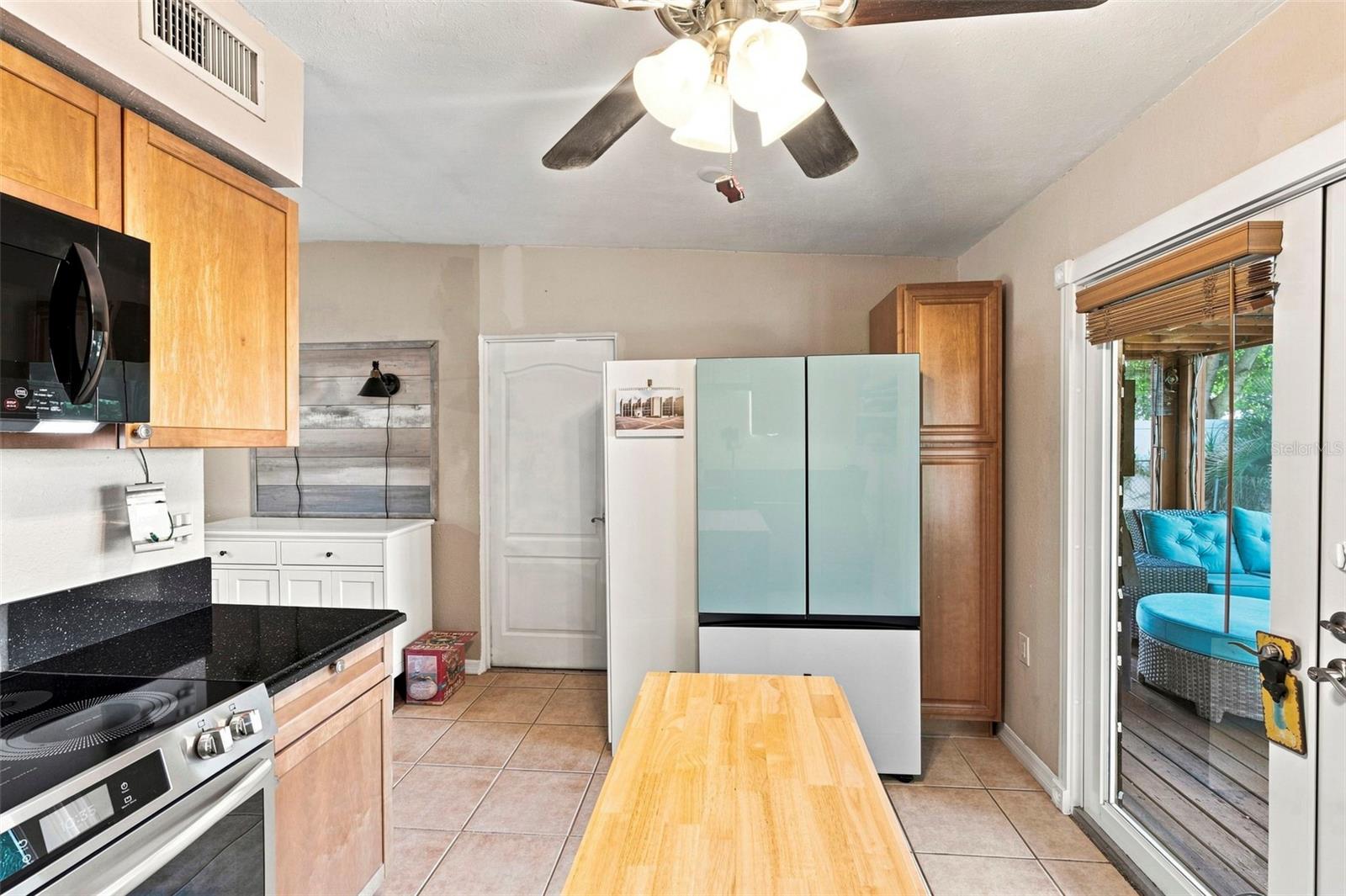 1609 Scott St Property Photo 20