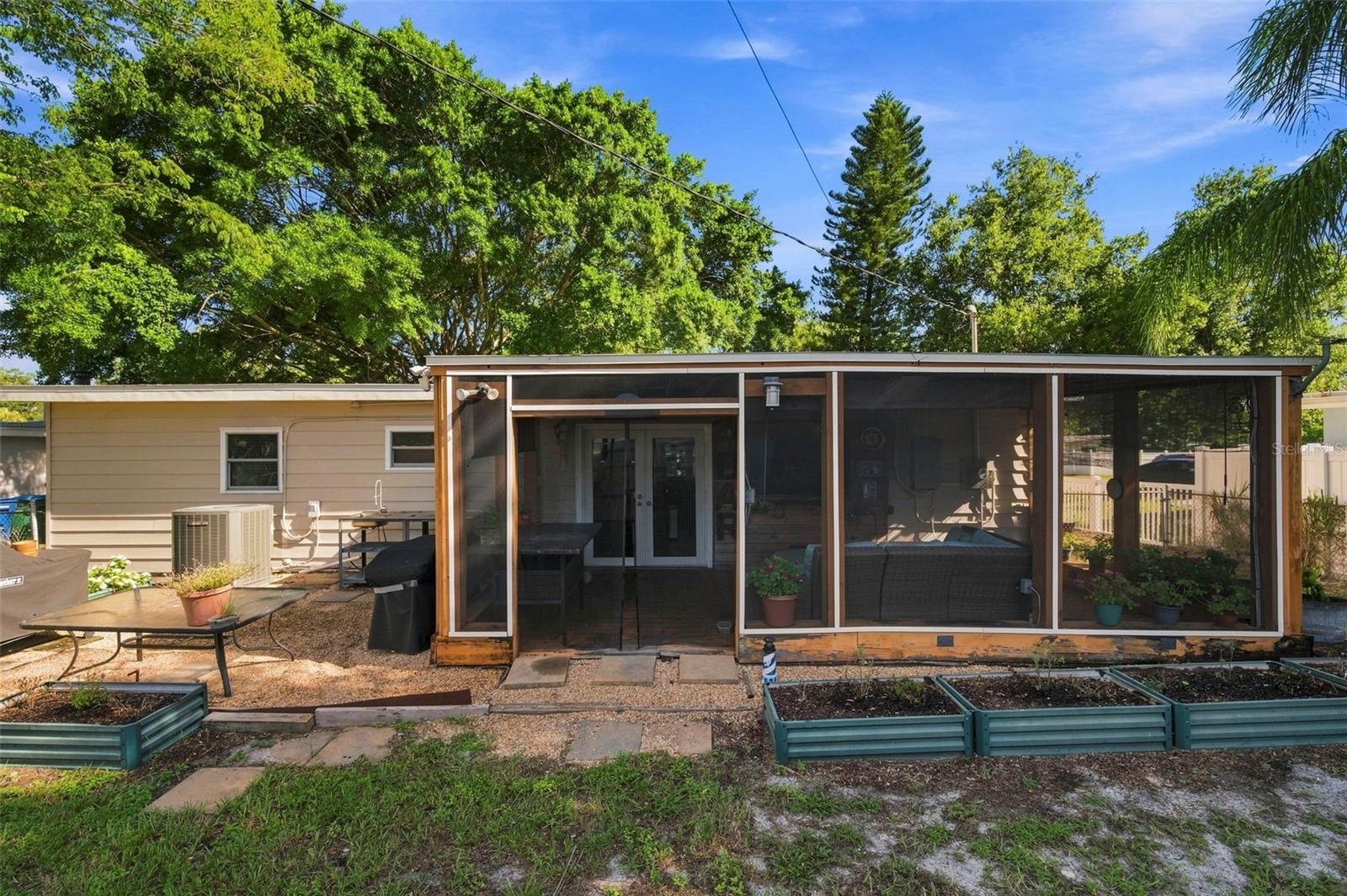 1609 Scott St Property Photo 30