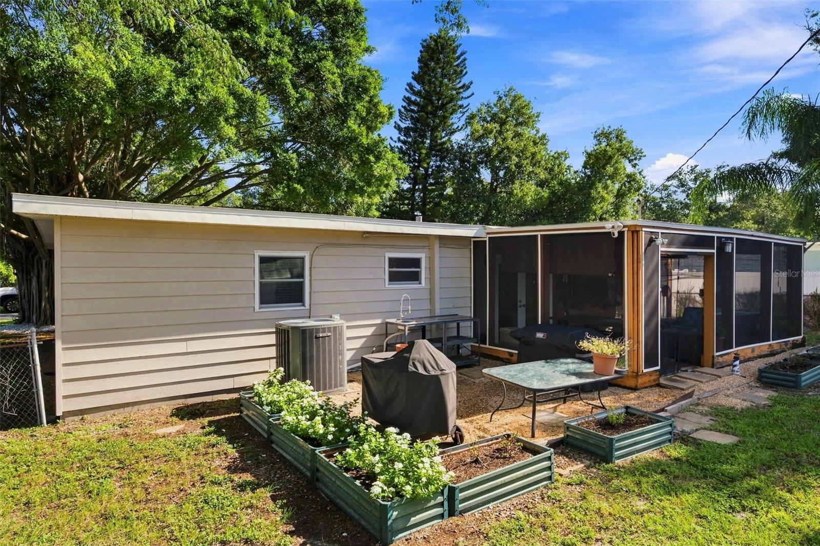 1609 Scott St Property Photo 31