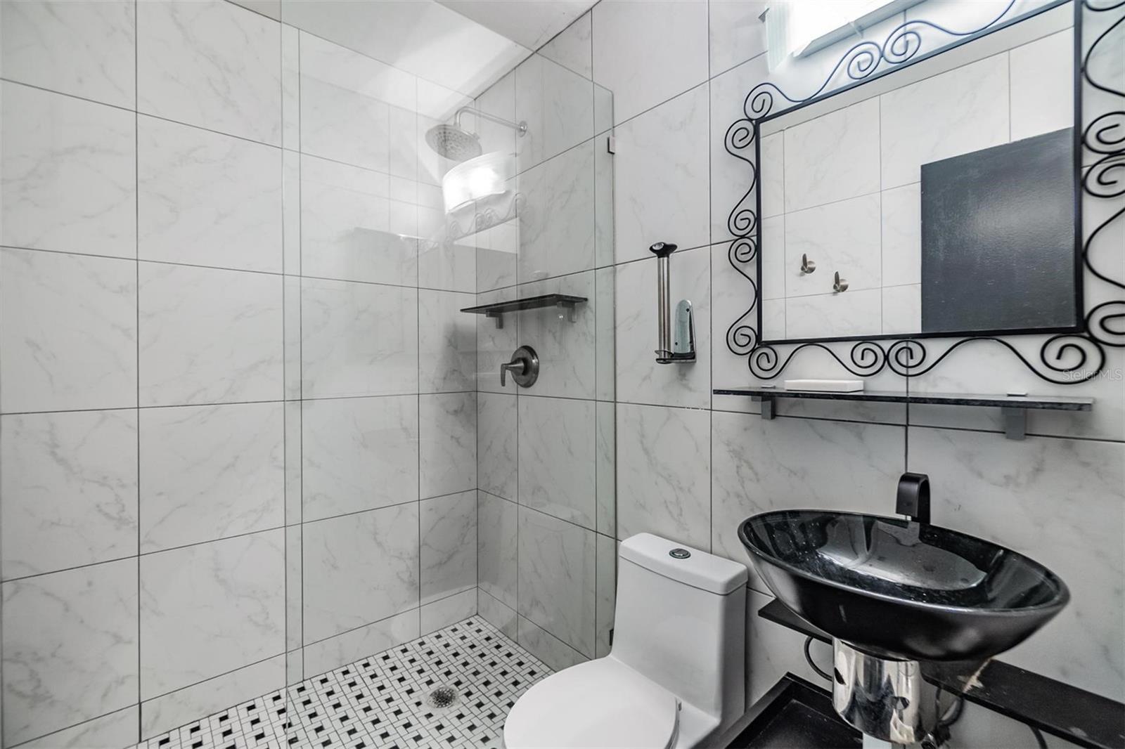 215 Woods Landing Trl Property Photo 8