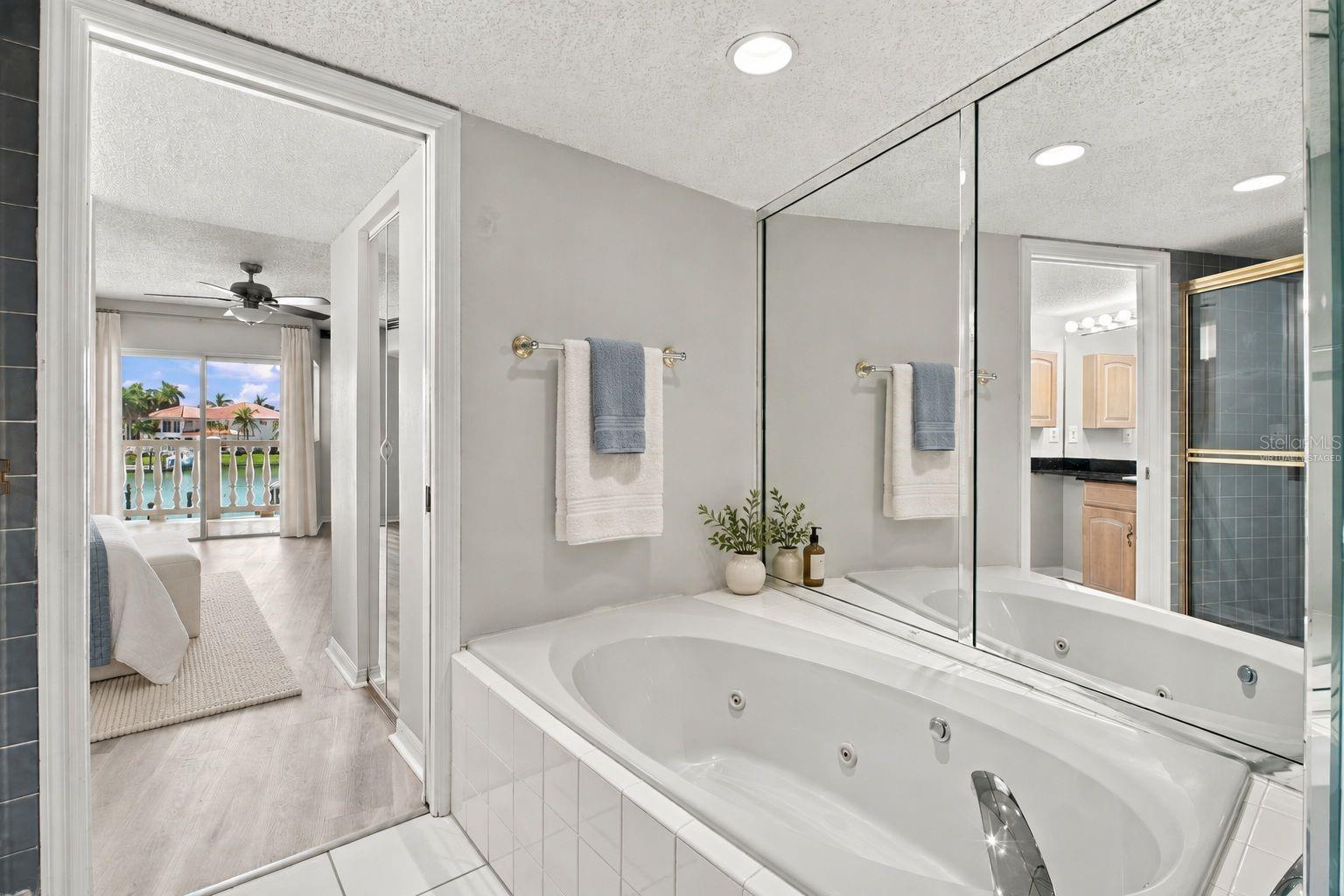 544 Pinellas Bayway S #f8 Property Photo 27
