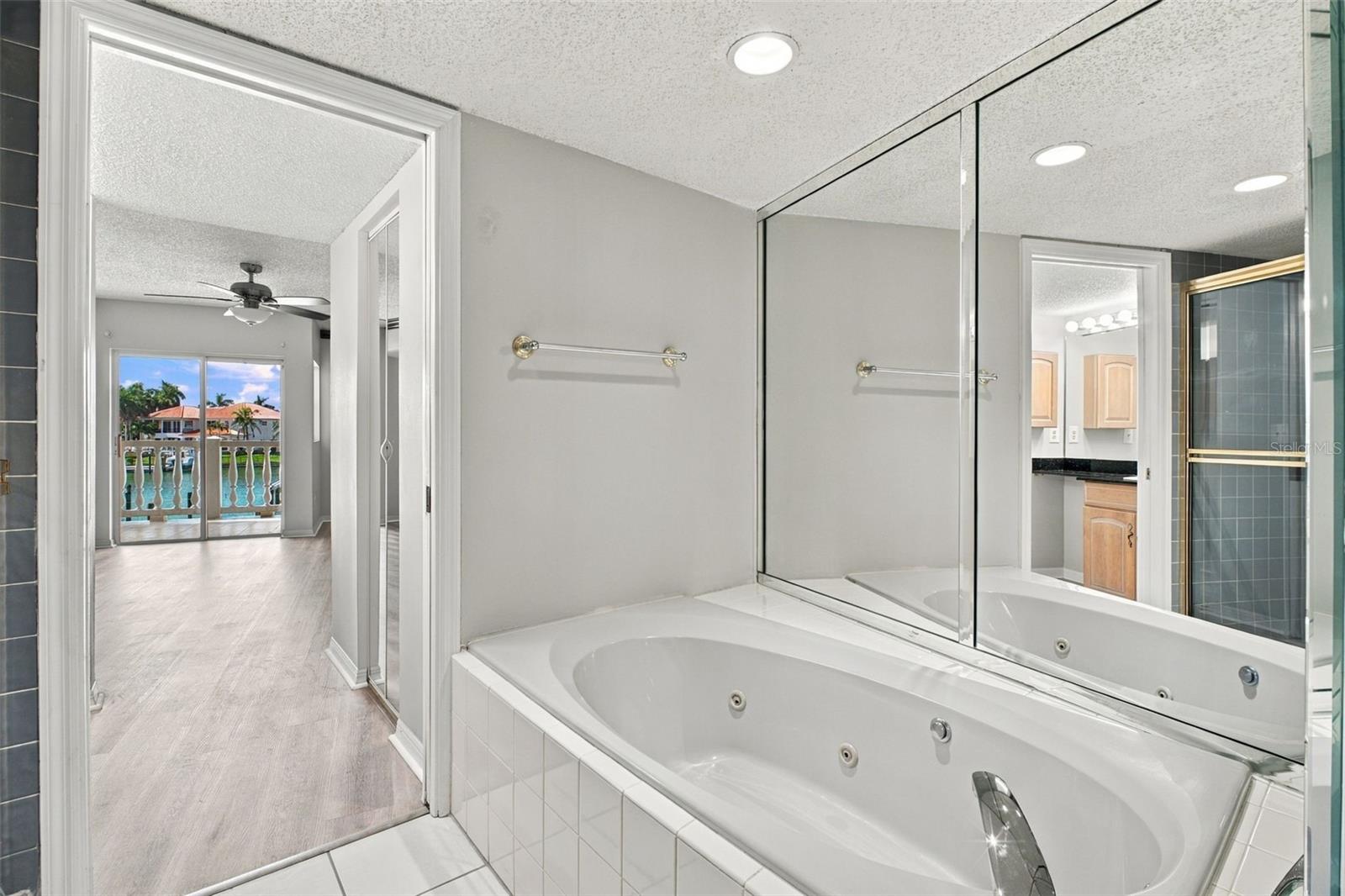544 Pinellas Bayway S #f8 Property Photo 28