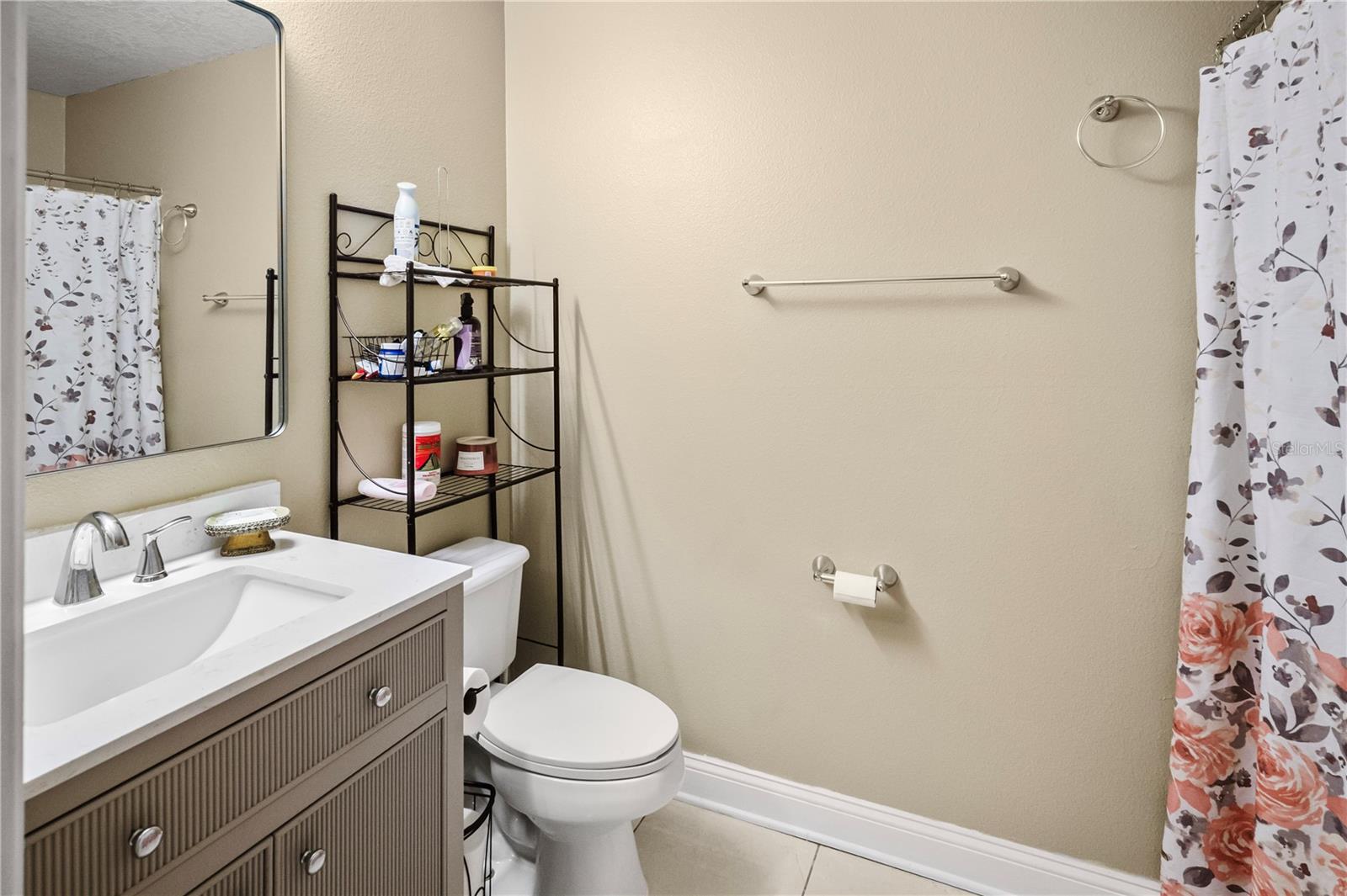 TB8544524 Property Photo 6