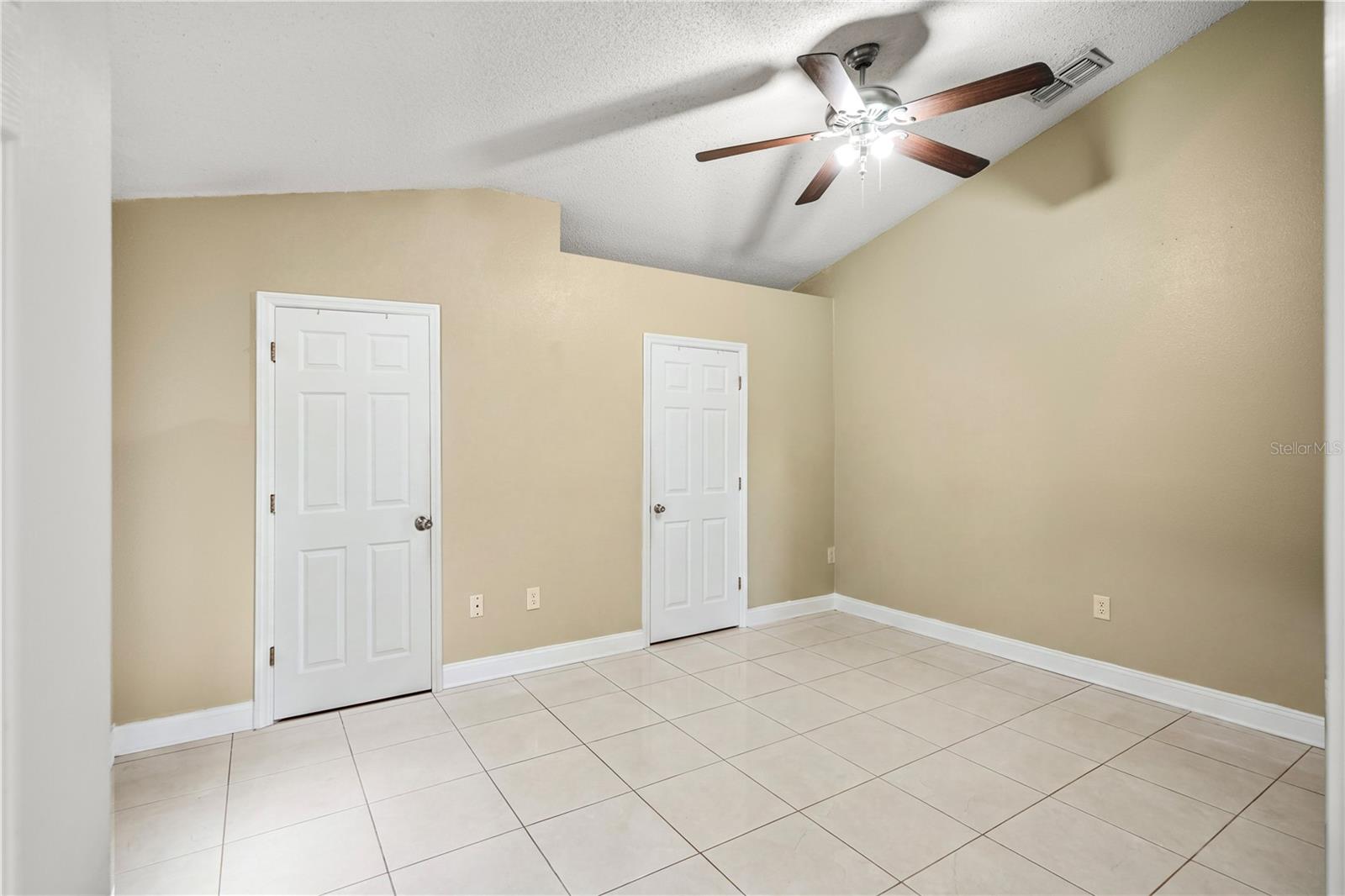 TB8544524 Property Photo 7