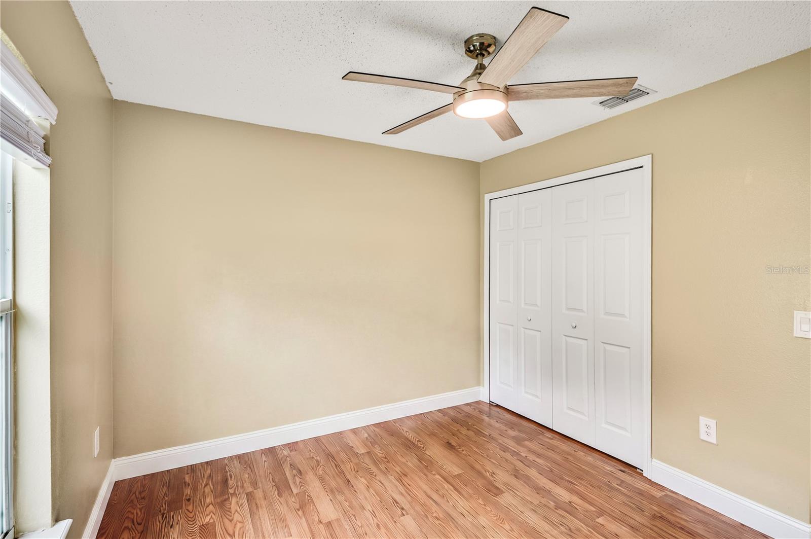 TB8544524 Property Photo 9