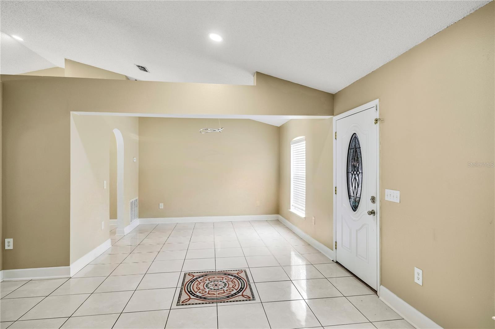 TB8544524 Property Photo 13