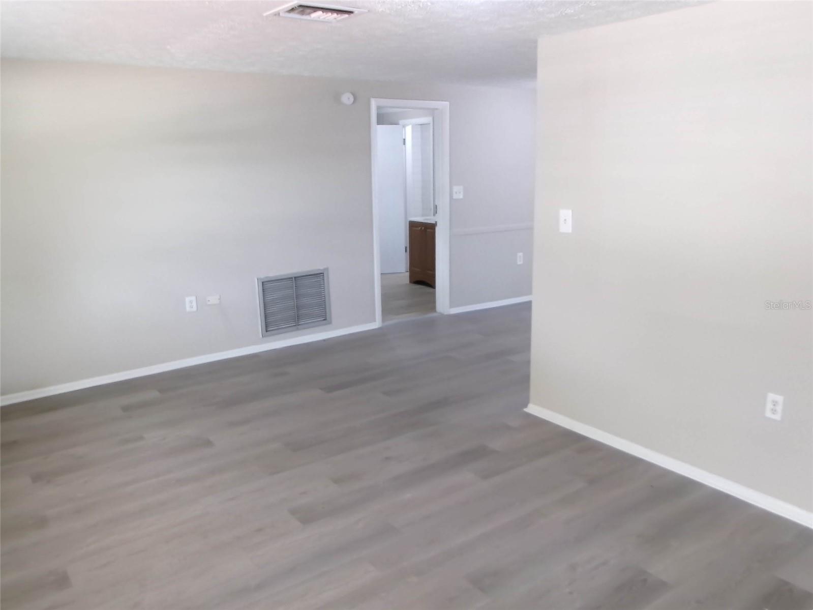 1421 Normandy Blvd Property Photo 2