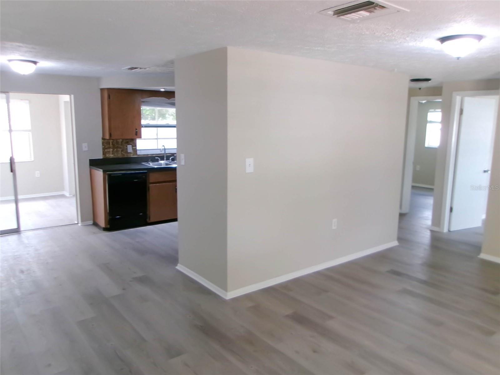 1421 Normandy Blvd Property Photo 3