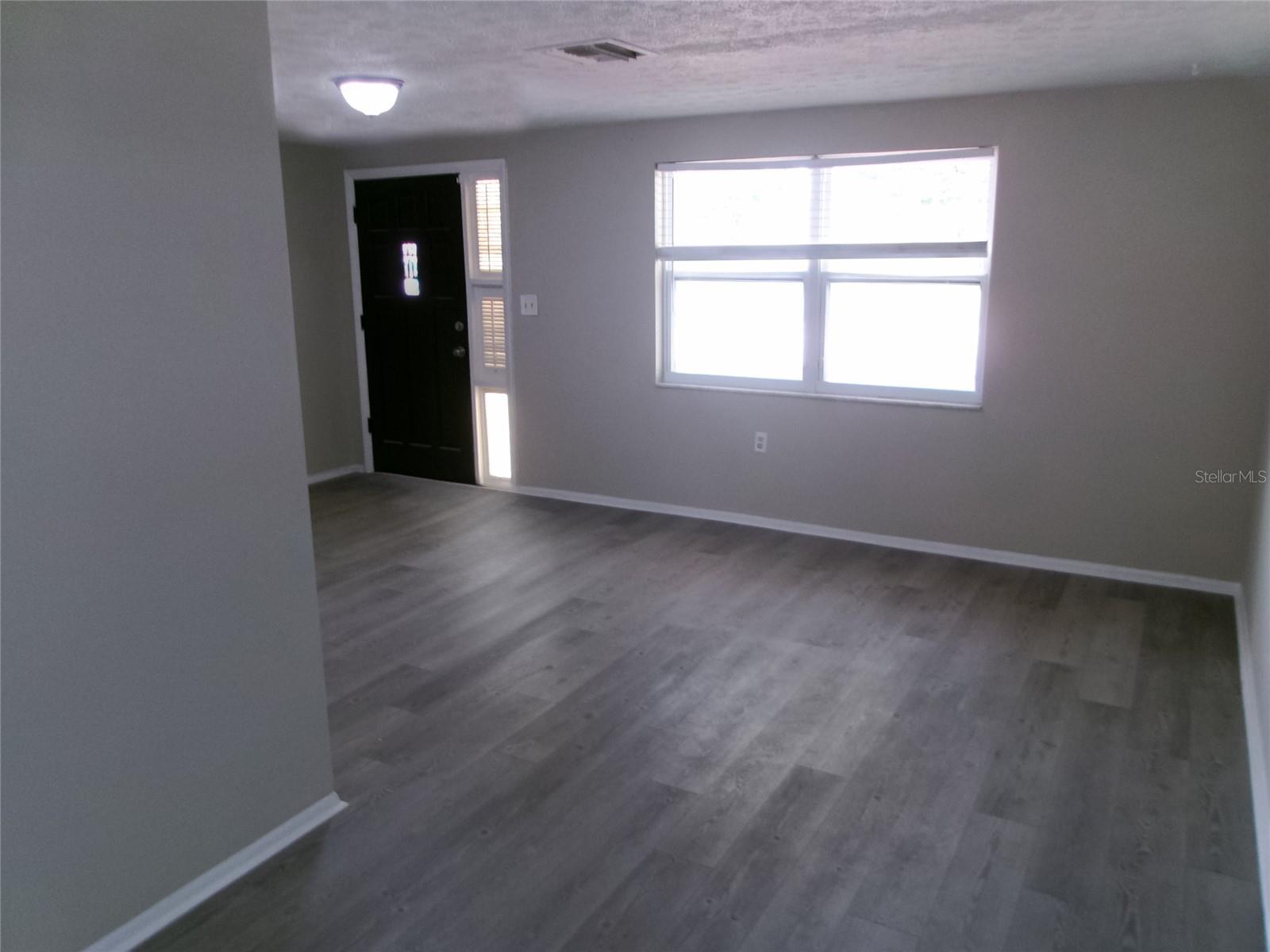1421 Normandy Blvd Property Photo 6