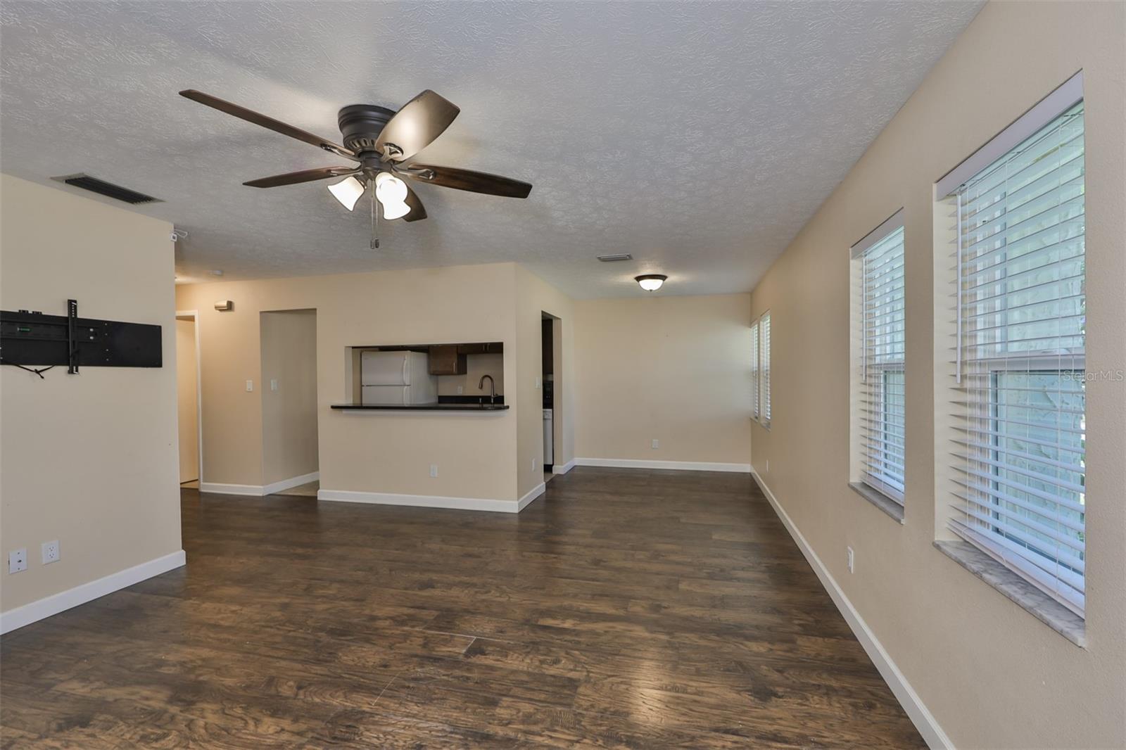 105 N Kingsway Rd Property Photo 8