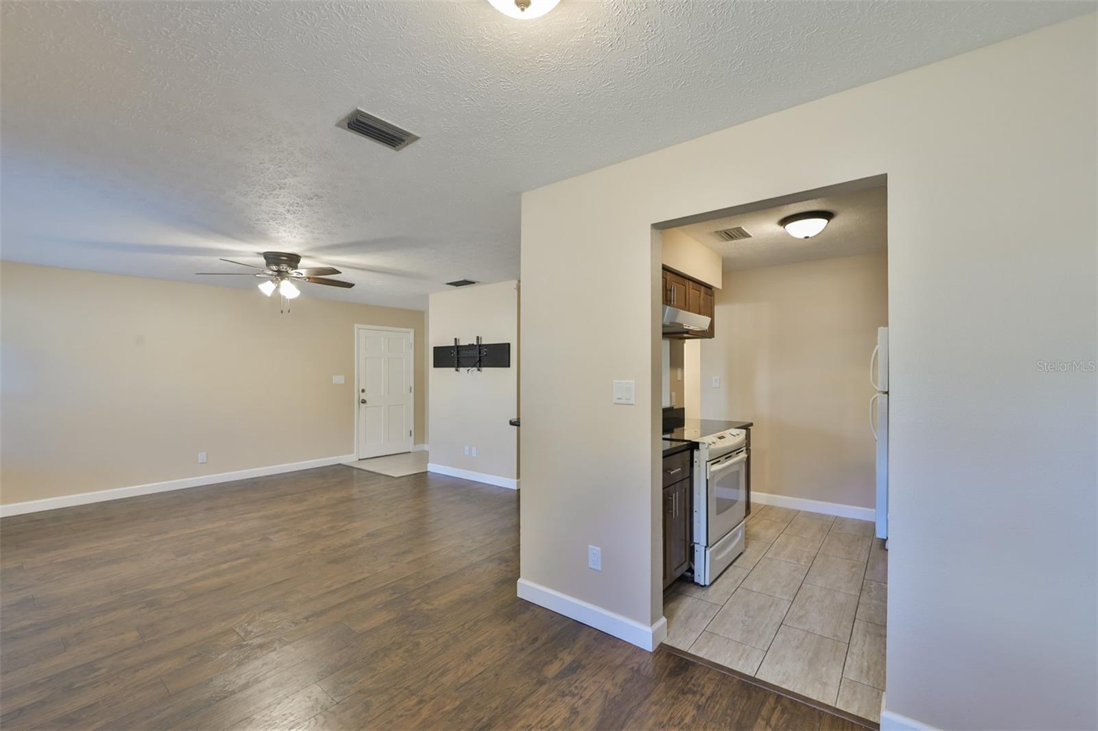 105 N Kingsway Rd Property Photo 11