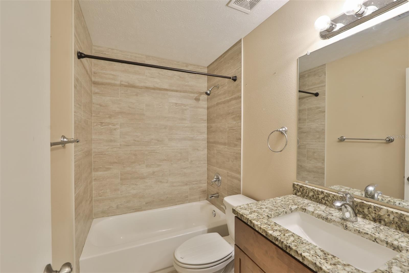 105 N Kingsway Rd Property Photo 18