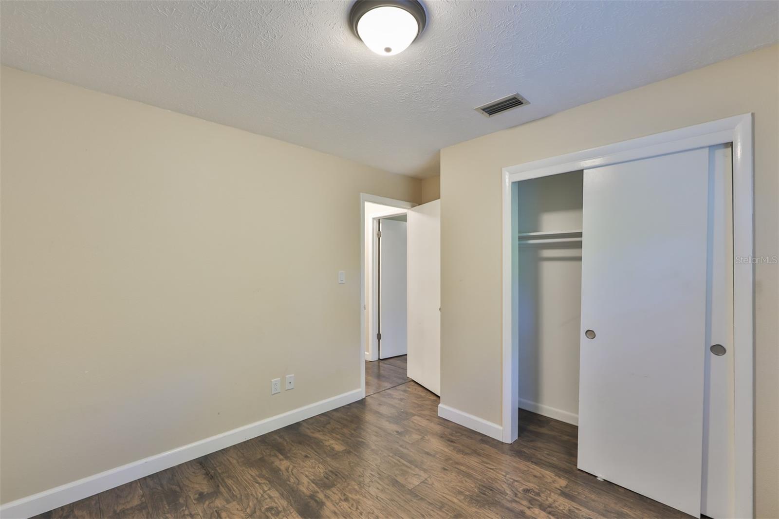 105 N Kingsway Rd Property Photo 22