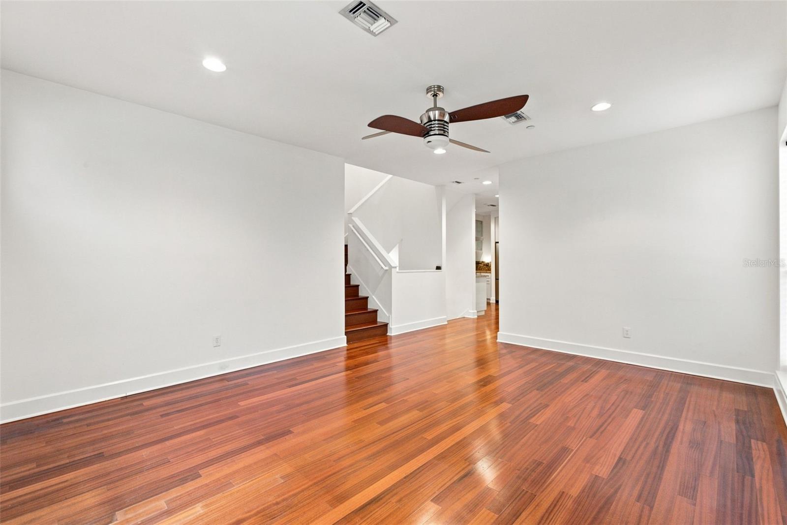 212 S Moody Ave #2 Property Photo 6