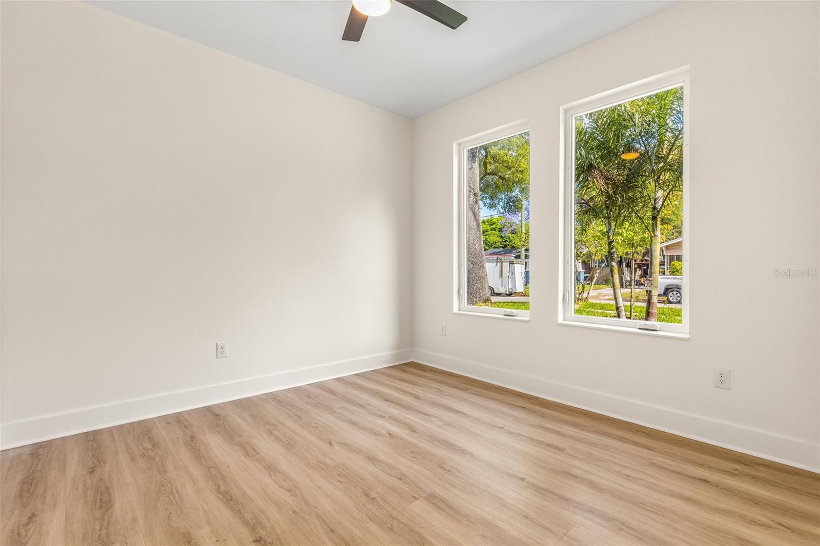 412 W Amelia Ave #2 Property Photo 3