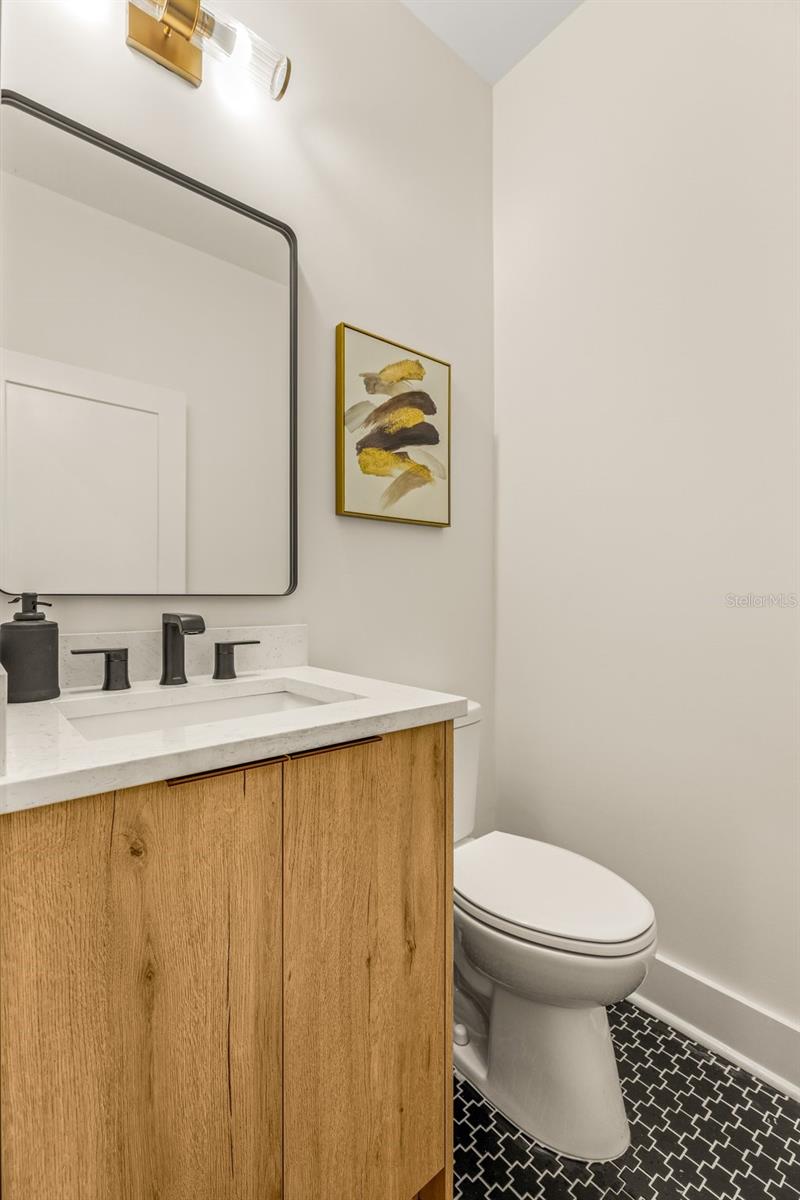 412 W Amelia Ave #2 Property Photo 5