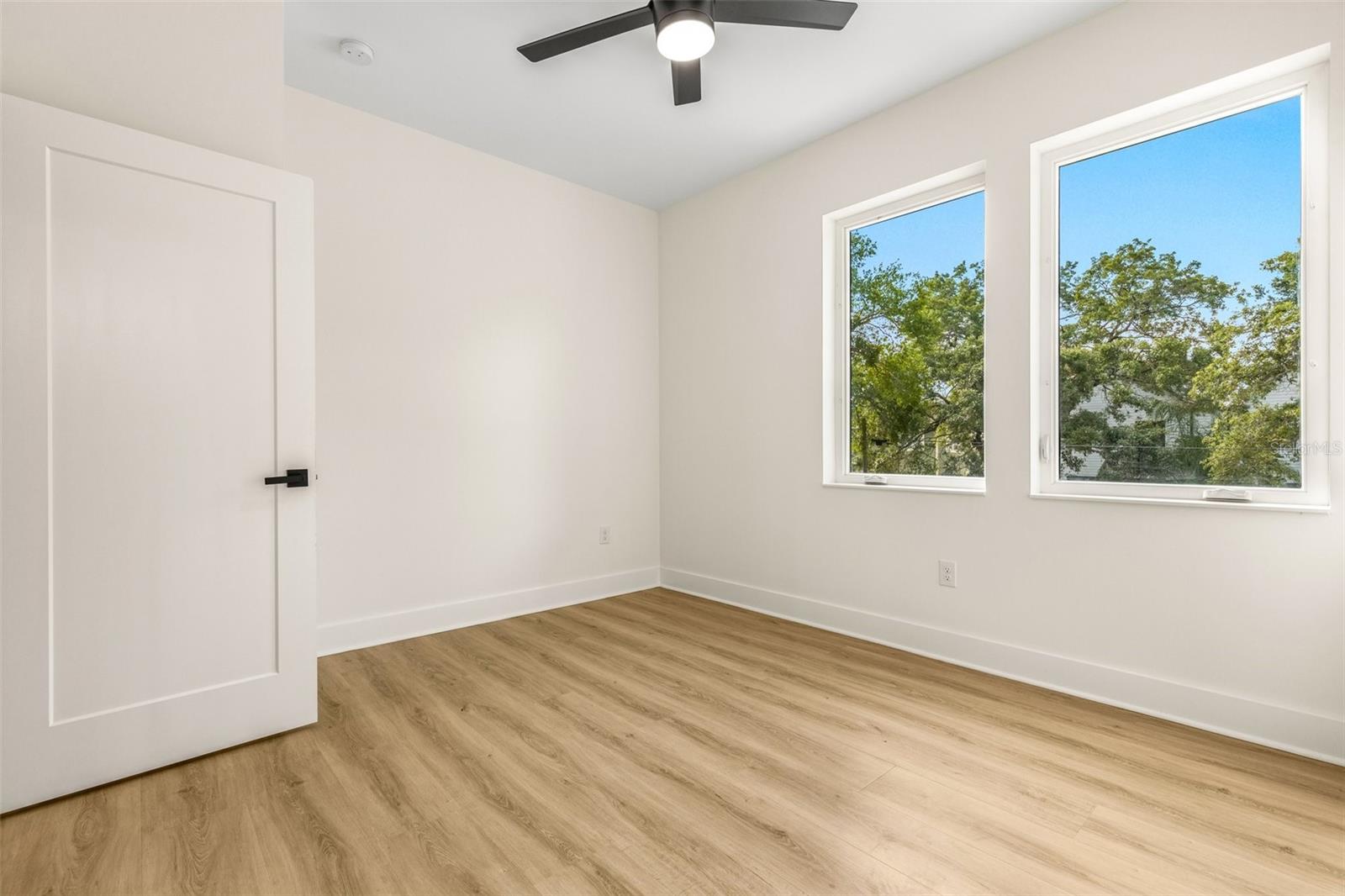 412 W Amelia Ave #2 Property Photo 17