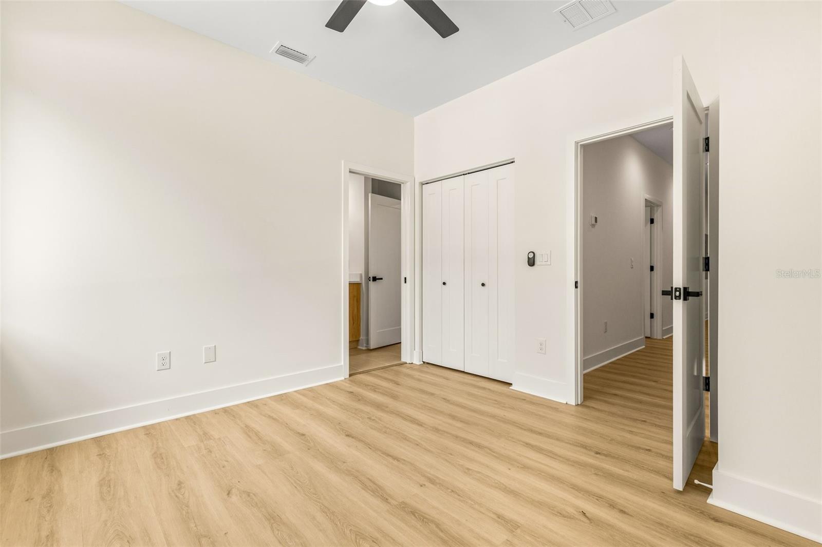 412 W Amelia Ave #2 Property Photo 18