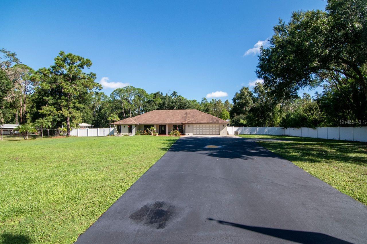 17535 Wellfield Ct Property Photo 3