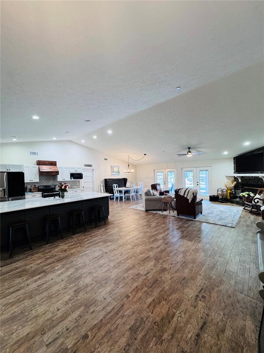374 Catfish Creek Rd Property Photo 13