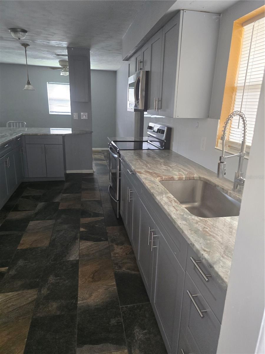 1218 Lorie Cir Property Photo 16