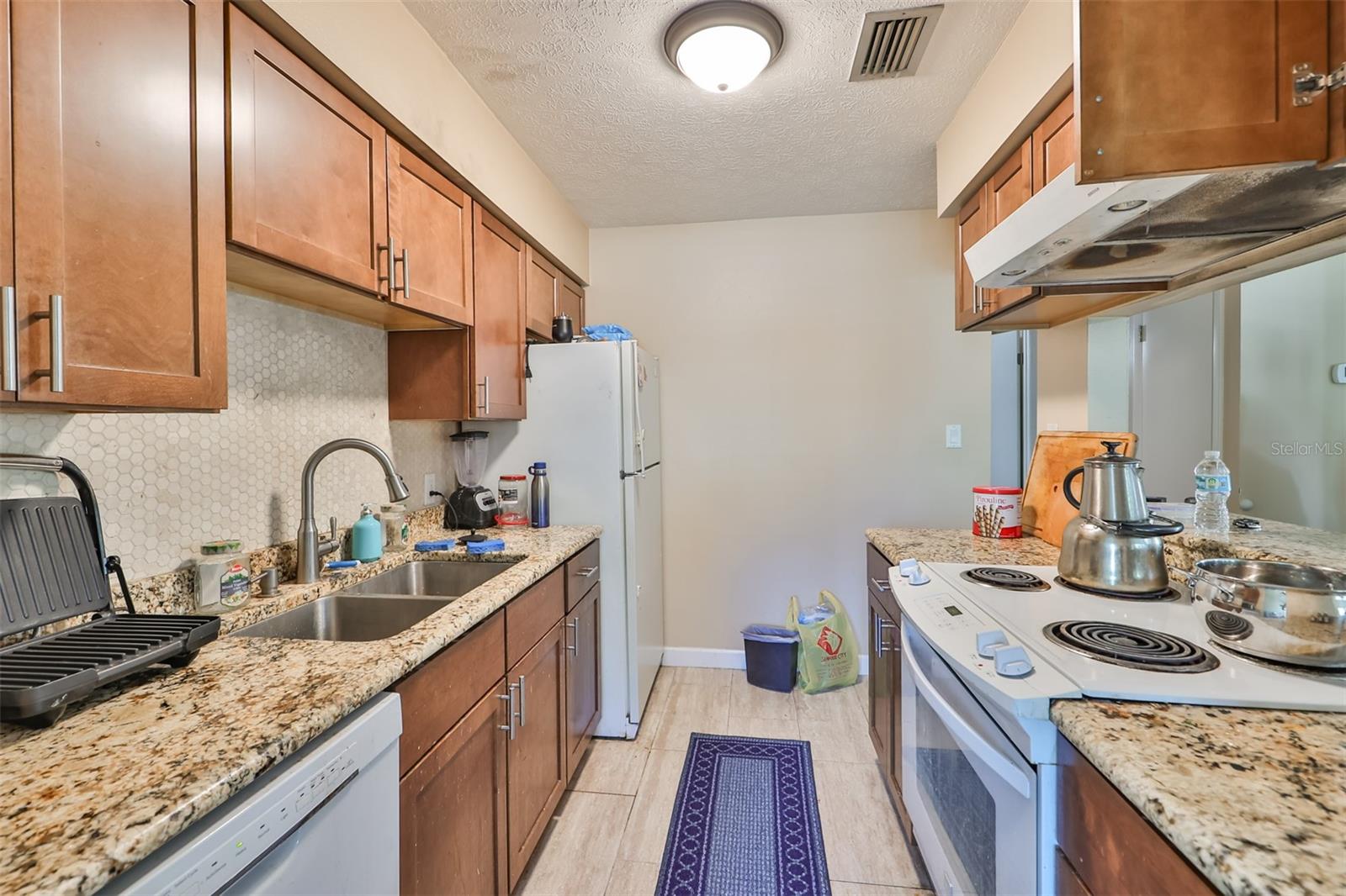 103 N Kingsway Rd Property Photo 3