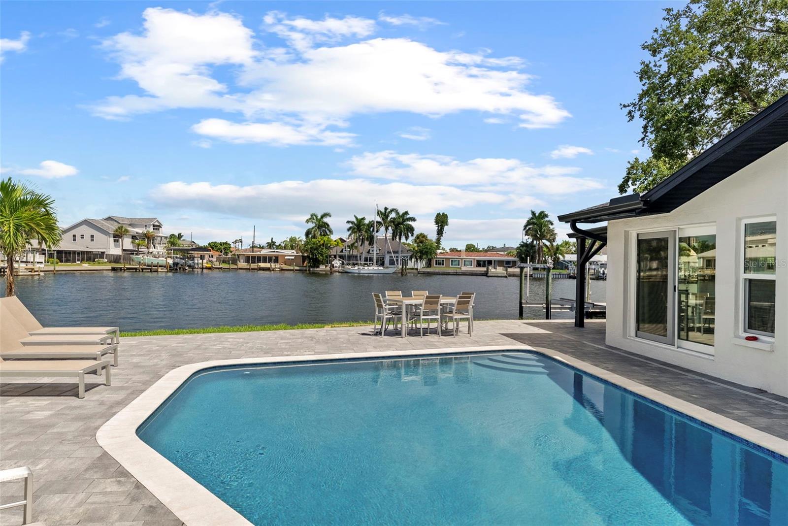 1514 Sea Gull Dr S Property Photo 4
