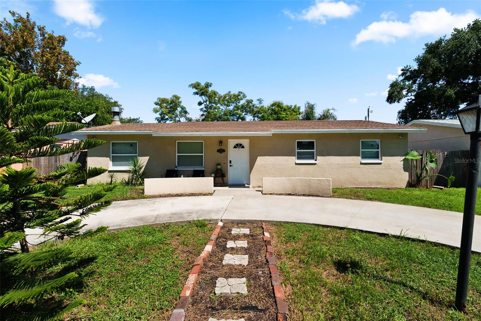 11199 Temple Ave Property Photo 2