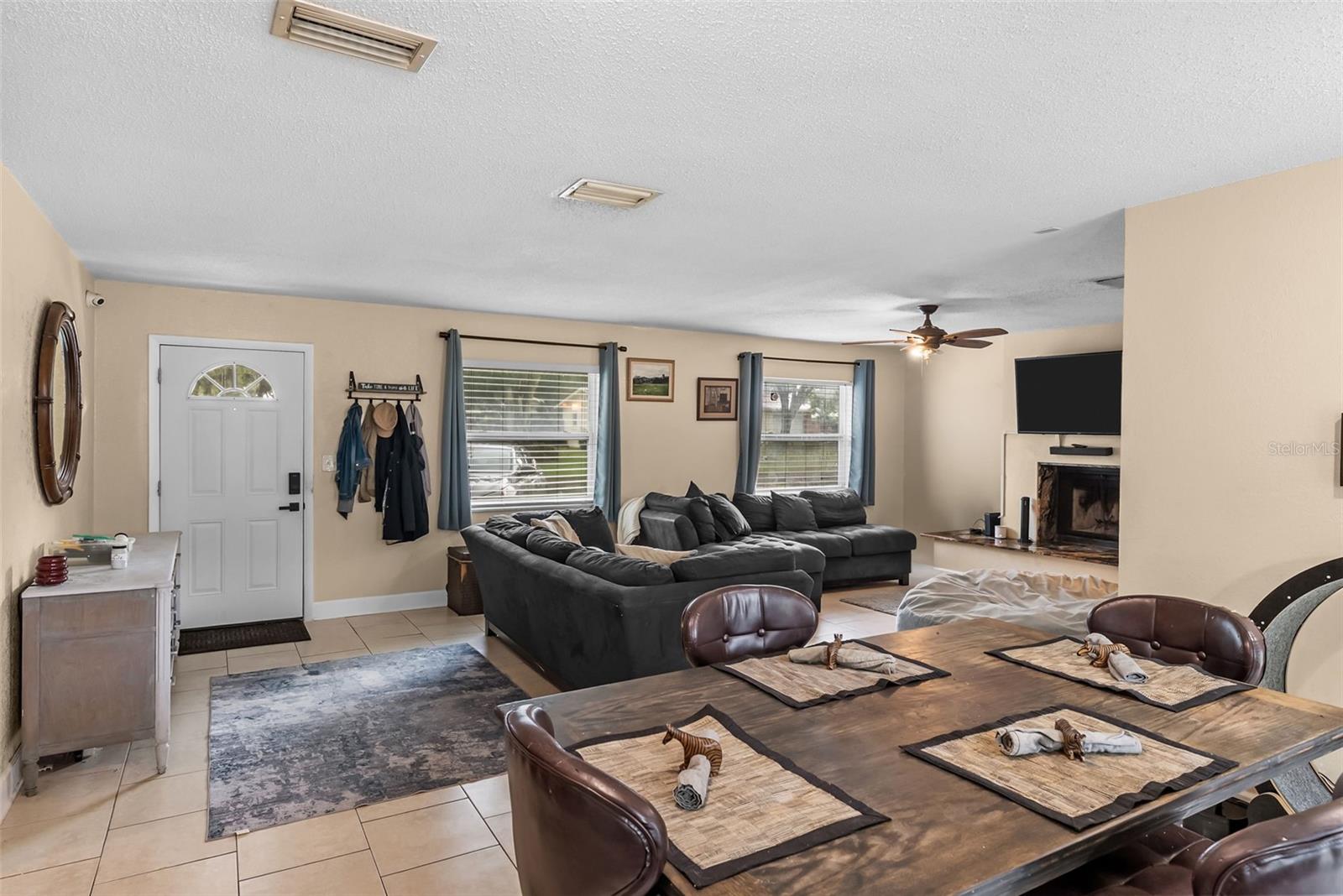11199 Temple Ave Property Photo 15